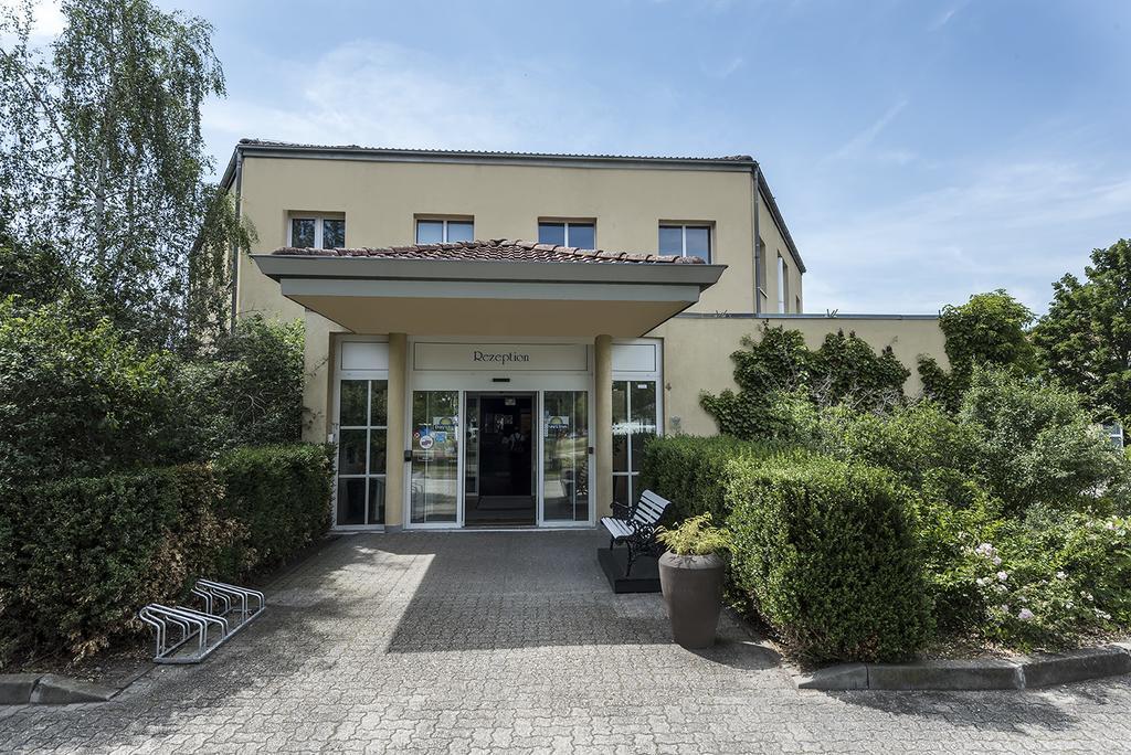 Days Inn Dessau Exterior photo