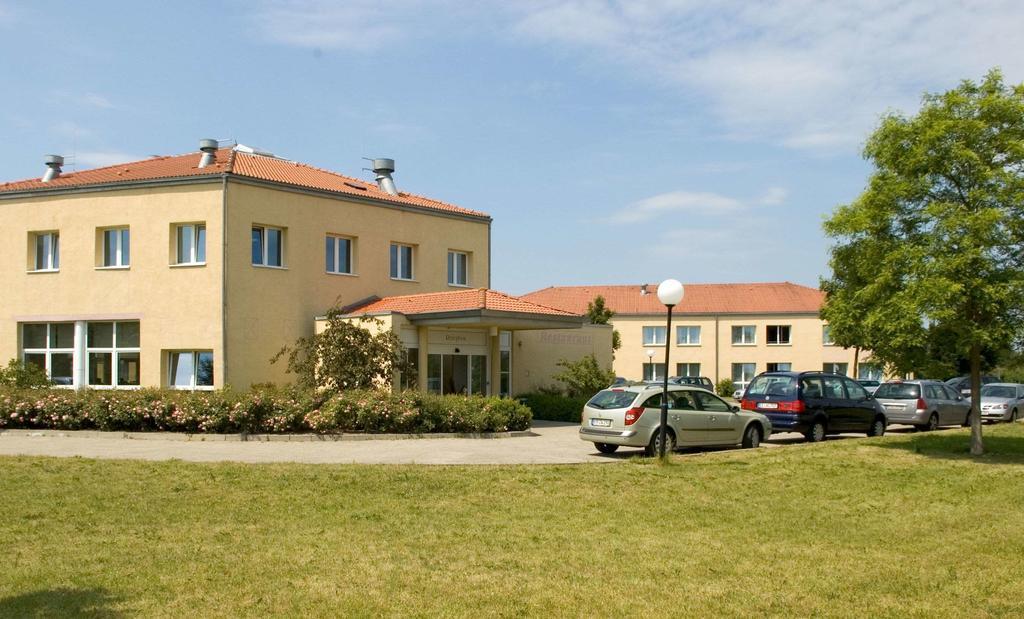 Days Inn Dessau Exterior photo